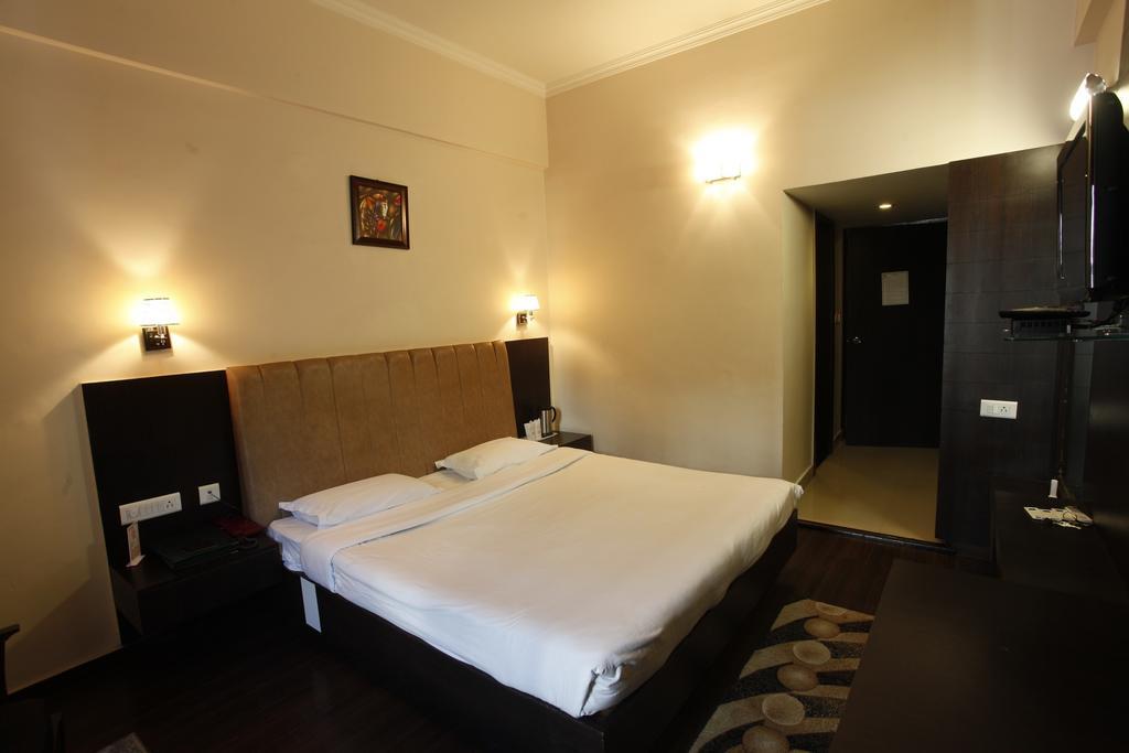Hotel M J Residency Dehradun Extérieur photo