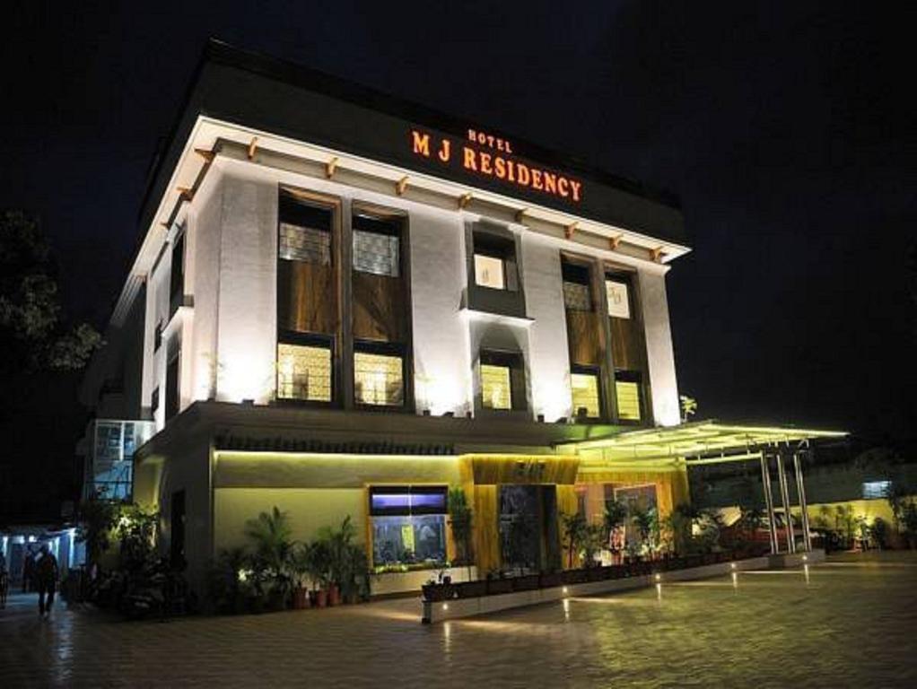 Hotel M J Residency Dehradun Extérieur photo